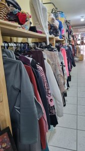 ROUPAS DIVERSAS - MASCULINAS E  FEMININAS - ADULTO E INFANTIL - E FANTASIAS